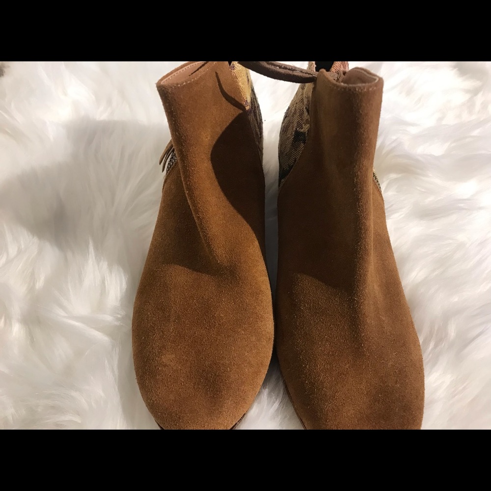 Yellow Box Acacia Bootie Damask Pattern - image 3